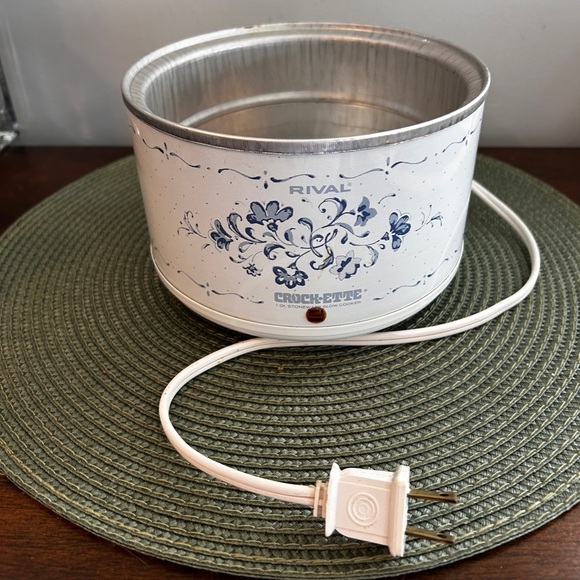 Rival Crockette Crock Pot Slow Cooker Base Only Warmer Mini 1 Qt 3200 Works Read - Picture 1 of 10